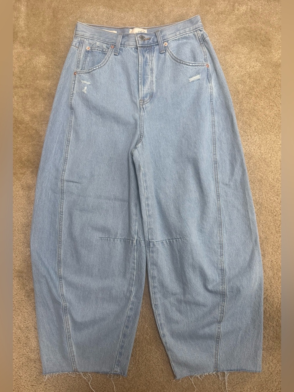 Women’s Universal Thread Sz 4 In Light Blue Wide-Curved Leg High-Rise Jeans